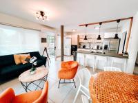 Modern Stay in San Juan Walk to Beach Near Airport - Bed and Breakfast San Juan