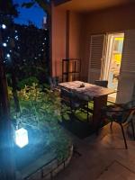 Apartment Flores centre - Ferienwohnung Novalja