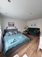 Elegant seaside stay - Vitolu street apartment - B&B Liepāja