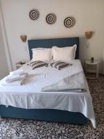 Deluxe Double Room (2 Adults + 1 Child)