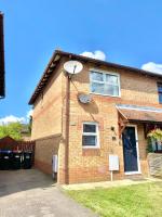 Central MK Home, Garden and Free Private Driveway Parking! 4 Beds Fully Equipped Train station 5 Mins - Ferienwohnung Milton Keynes