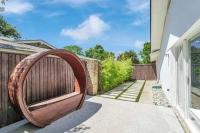 Golf Club Poolside Paradise - B&B