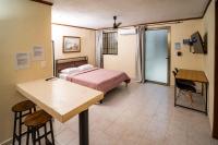 Private Entry Suite with Patio and ample bathroom - Bed and Breakfast Cancun