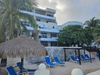 Cantamar 401, huge condo , incredible views, Sargassum Free - Bed and Breakfast Cozumel
