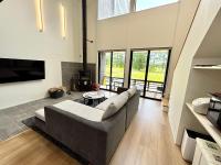 Kinagashi Happo Chalet West - B&B Hakuba