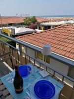 Intero Appartamento sul mare Passeggiata Viareggio - Chambres d’hôtes Viareggio