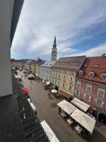 cozy big old town apartment - B&B Klagenfurt