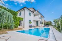 Villa Cerović Luxury Privacy Pet Friendly - Chambres d'hôtes Kostrena