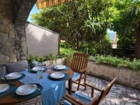 Apartment with terrace overlooking the see - B&B
