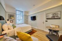 Deluxe One-Bedroom Apartment with Garden View