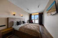 One-bedroom Deluxe Apartment with Balcony and River View