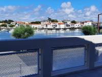 Vue rivière - Bel appartement avec balcon pour 8 - Chambres d'hôtes Saint-Gilles-Croix-de-Vie