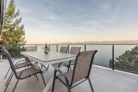 Apartamento de 2 dormitorios con balcón y vistas al mar