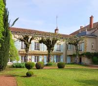 Maison de charme de 8 à 13 personnes - Ferienwohnung Charlieu