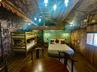 Studio repaire des pirates du Cloitre - B&B Narbona