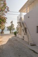 Ammos seafront house - B&B Adamantas