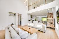 3 Mi to Naples Beach Luxurious Home with Pool! - B&B Naples