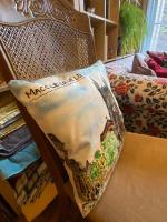 Beautiful town centre apartment with river terrace - Ferienwohnung Macclesfield