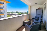 Modern Oasis With Terrace - Happy Rentals - B&B Zagabria