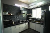 Deluxe One-Bedroom Apartment