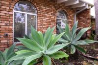 5 Beach Baby Bungalow & Parking - B&B Perth