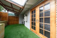 5 Beach Baby Bungalow & Parking - B&B Perth
