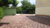 Apartamento de 3 dormitorios con terraza y vistas al jardín