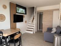 Appartement au calme au bord l'étang - B&B Vitrolles