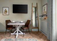 Deluxe King Studio