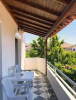 New Poseidon Apartments & Studios - Ferienwohnung Skála Eresoú