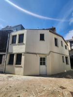 Sun Studio - 1st floor - City Center - Train station 5 minutes away - B&B Charleville-Mézières