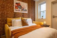 Sleek 2BR in Heart of Downtown Montreal - Chambres d’hôtes Montréal