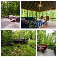 Secluded Oasis w Hot Tub, Screened-in Porch, WiFi! - B&B Berkeley Springs