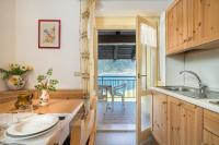One-Bedroom Apartment with Lake View