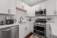 Red Cross Haven Modern 2BR w Private Bathrooms - Bed and Breakfast New Haven