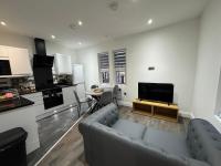 Modern 2 Bed Flat in Northampton - B&B Kingsthorpe