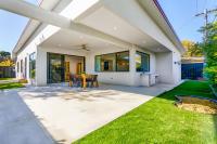 New 4 bedroom city home with Tesla charger - Hosted by CanStay - Chambres d'hôtes Canberra