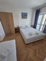 Apartment mit Balkon