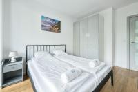 One-Bedroom Apartment with Balcony