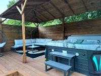 Luxury 2 Bedroom Norfolk Retreat-Private Hot Tub - B&B Cawston