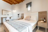 Deluxe One-Bedroom Apartment