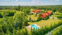 Funaberia -25 hektarowa luksusowa posiadłość z basenem, jacuzzi, sauną, boiskiem wielofunkcyjnym - B&B Skop