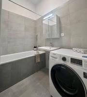 Bratislava Bezrucova Residence - 2 bedrooms, terrace and free garage parking - Chambres d'hôtes Bratislava