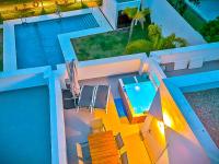 Jacuzzi & Pool House w Rooftop Terrace, Garden BBQ - Bed and Breakfast El Puerto de Santa María
