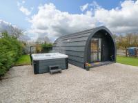 Bumblebee Glamping Pod - B&B Wilton