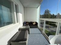 Scandinavian Balcony Studio Tikkurila Easy Airport Access - B&B Vantaa