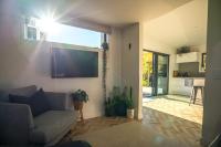 Sunny self contained unit in Shotover - B&B Queenstown