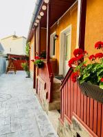Cozy Corner Guesthouse - Casa in Centrul Civic Brasov - B&B Braşov