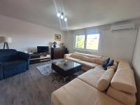 Apartment Sun Sarajevo - FREE garage, air conditioner in all rooms, garden - B&B Sarajevo