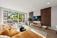 Brand New Building in the Medical District - Bed and Breakfast Chicago